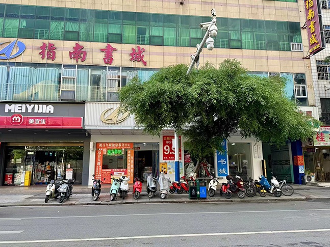 来宾指南正门